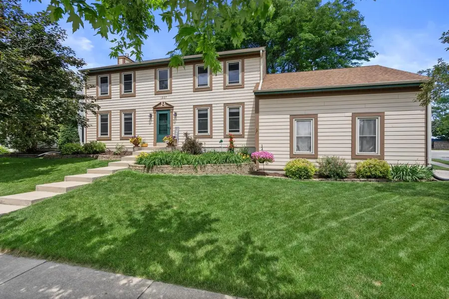 1237 Cavalier DRIVE, Waukesha, WI 53186 - #2
