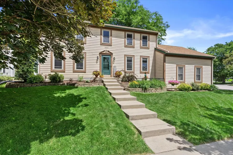 1237 Cavalier DRIVE, Waukesha, WI 53186 - #3