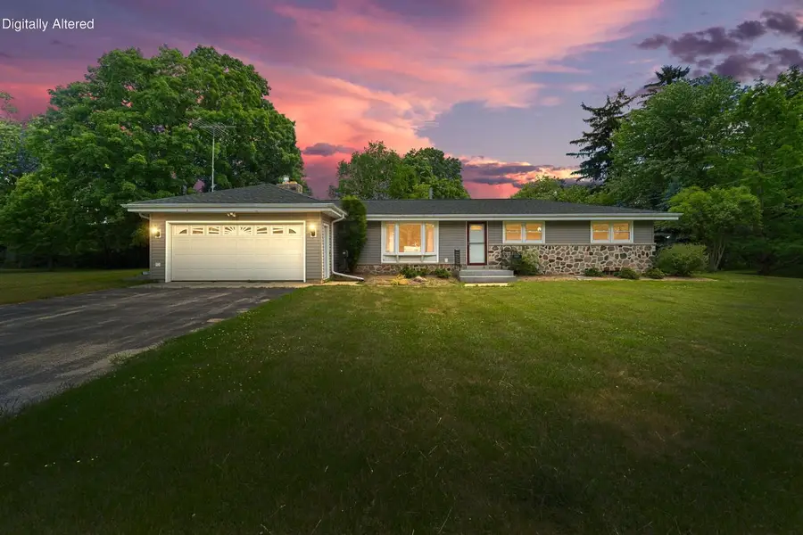 518 W Grand AVENUE, Port Washington, WI 53074 - #2