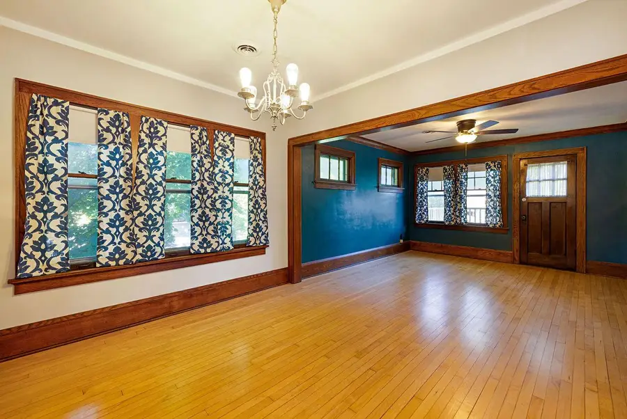 1020 E Manitoba STREET, Milwaukee, WI 53207 - #2