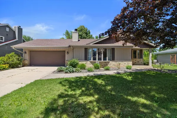 1130 E Elm ROAD, Oak Creek, WI 53154