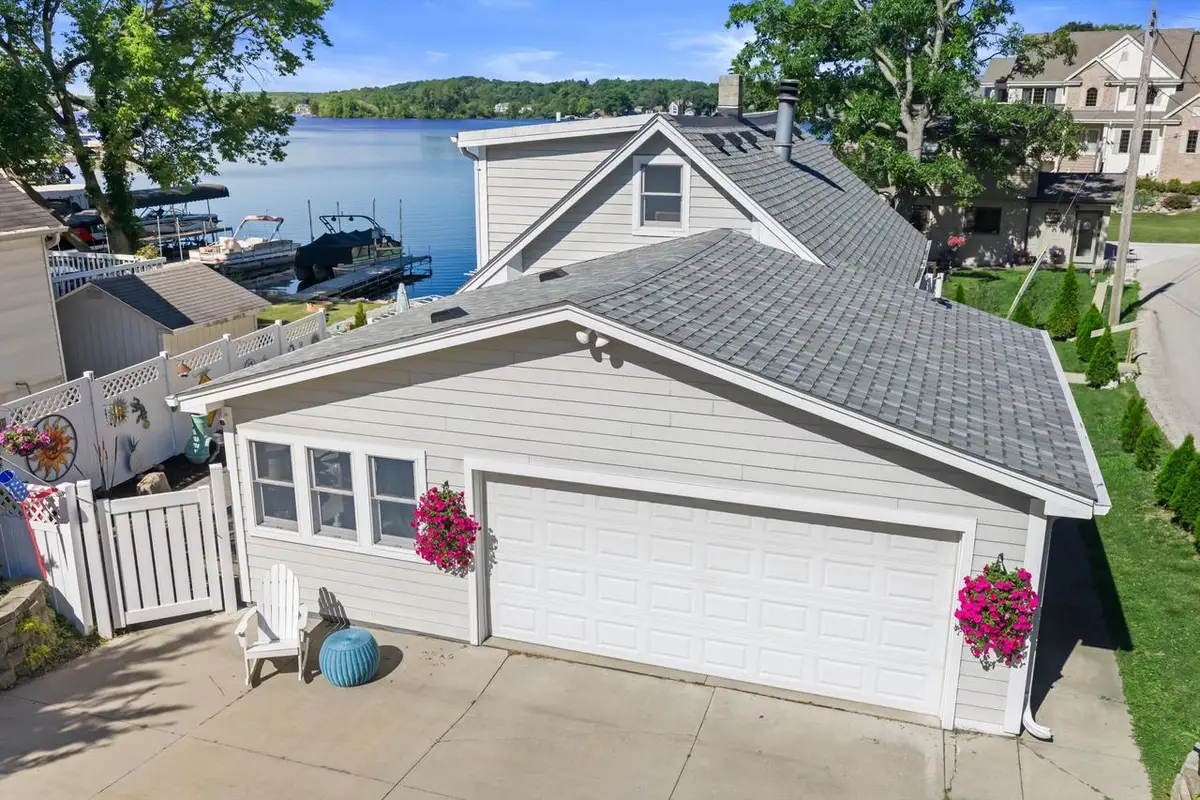 S68W18031 Island DRIVE, Muskego, WI 53150 - #1