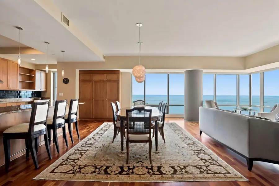 923 E Kilbourn AVENUE #1502, Milwaukee, WI 53202 - #3