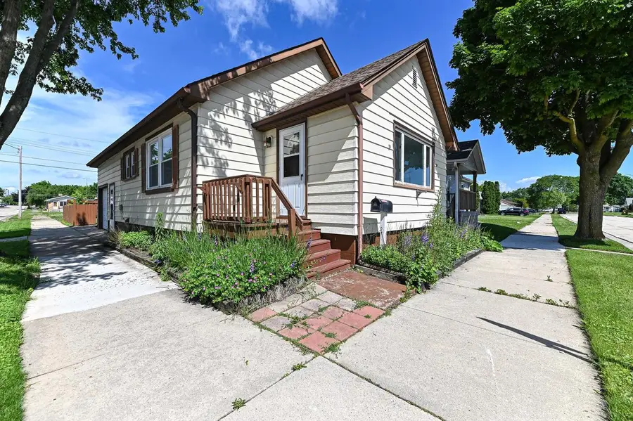 3400 S 8th AVENUE, Racine, WI 53402 - #3