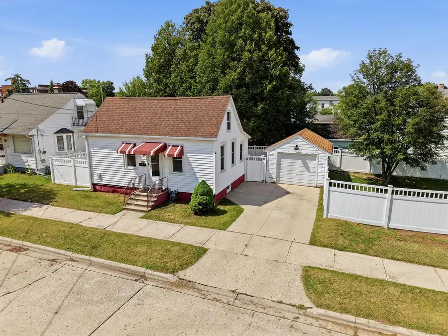 2104 11th STREET, Two Rivers, WI 54241 - #2