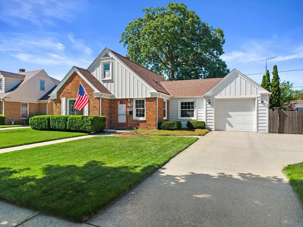 804 Florence AVENUE, Racine, WI 53402 - #1