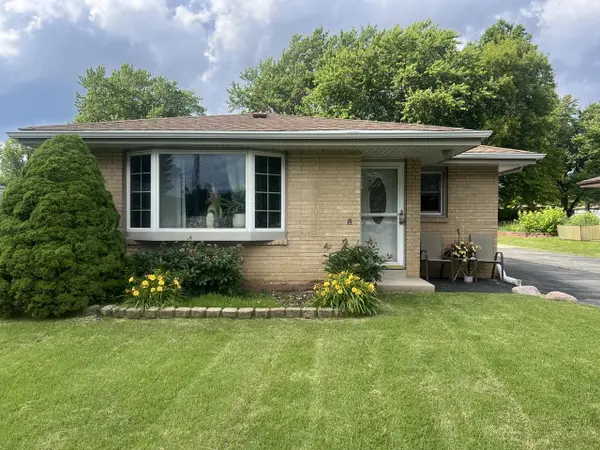 5324 W Allerton AVENUE, Greenfield, WI 53220