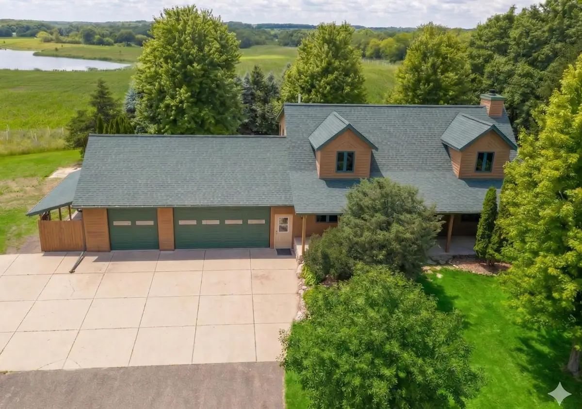 7724 Northwest HIGHWAY, Mukwonago, WI 53149 - #1