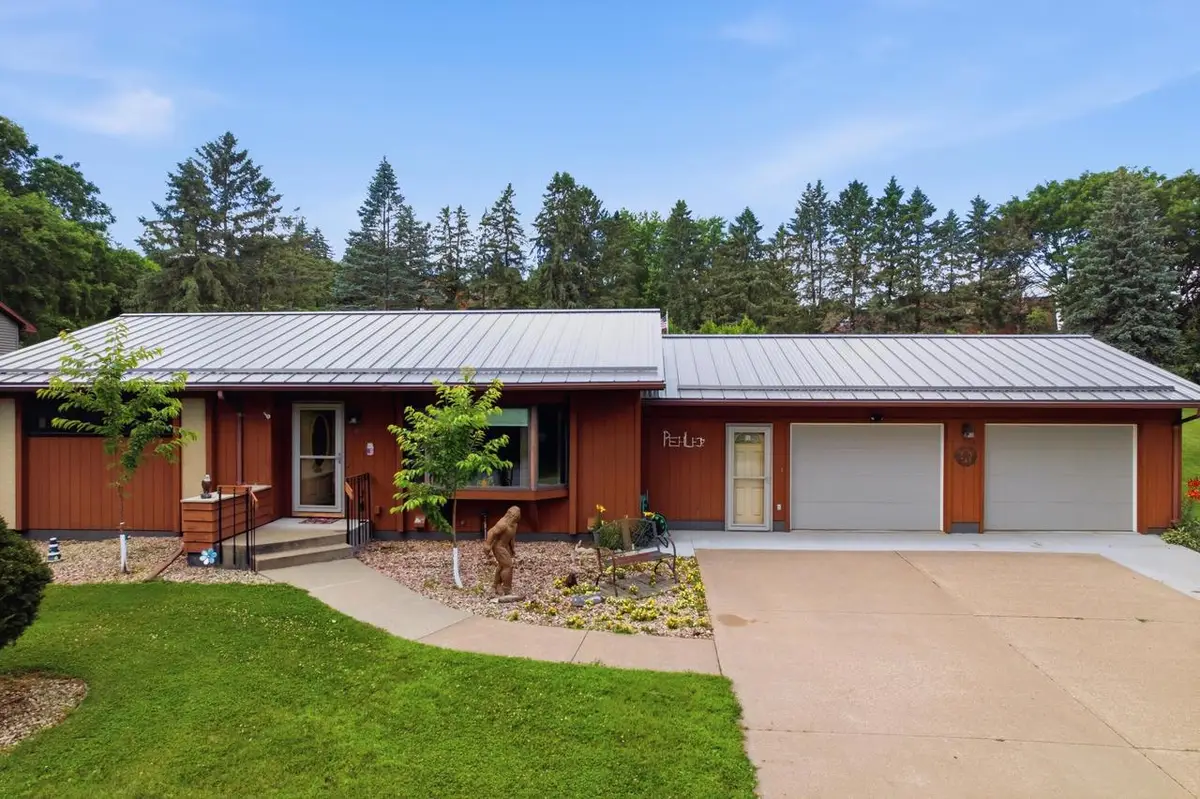 413 Orchard View DRIVE, La Crescent, MN 55947 - #1
