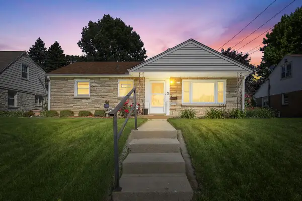 4310 W Anthony DRIVE, Greenfield, WI 53219