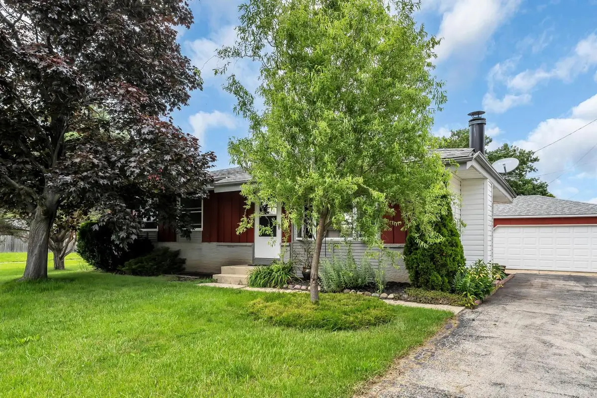 3200 Indian TRAIL, Racine, WI 53402 - #1
