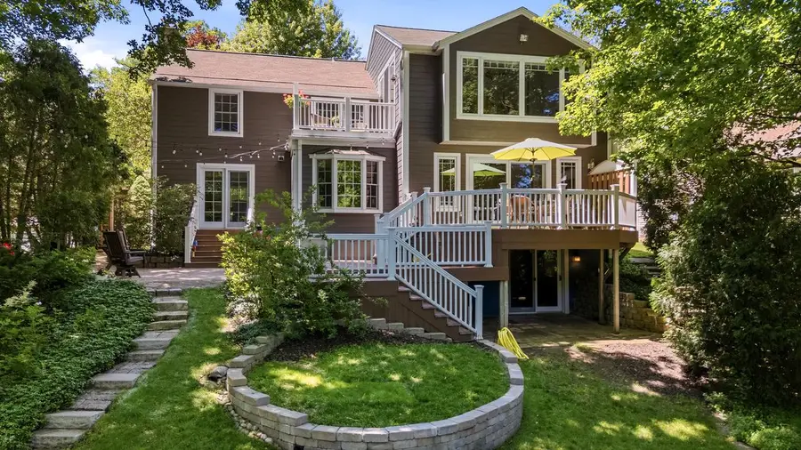 900 Apple Tree LANE, Brookfield, WI 53005 - #2