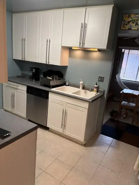 7001 N Green Bay AVENUE #C, Glendale, WI 53209