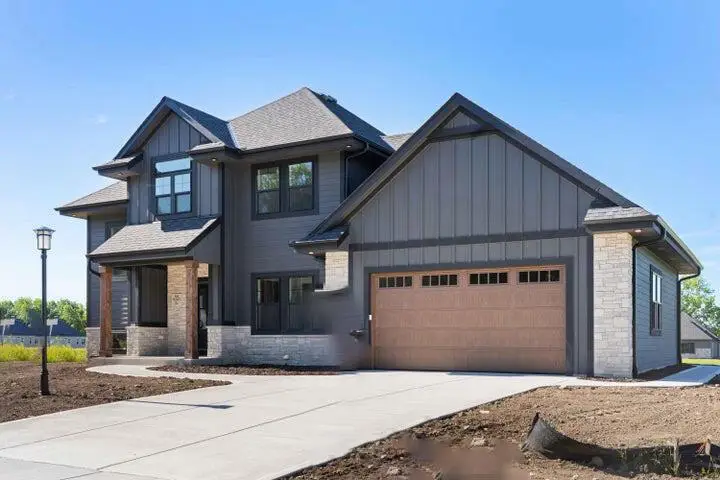 N66W21075 Sweet Clover DRIVE, Menomonee Falls, WI 53051 - #1