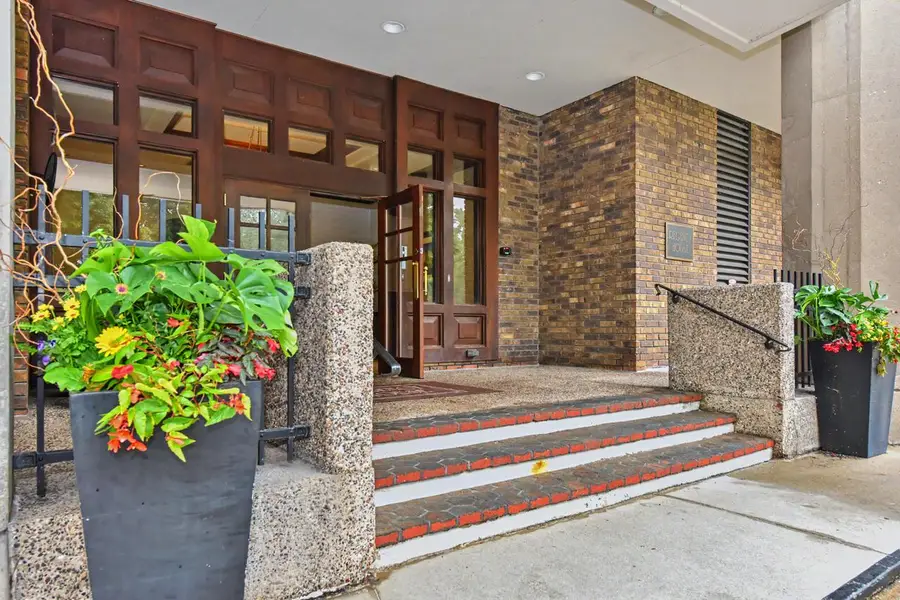 929 N Astor STREET #403, Milwaukee, WI 53202 - #3
