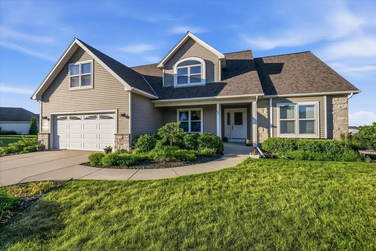 272 Highland DRIVE, Belgium, WI 53004 - #1