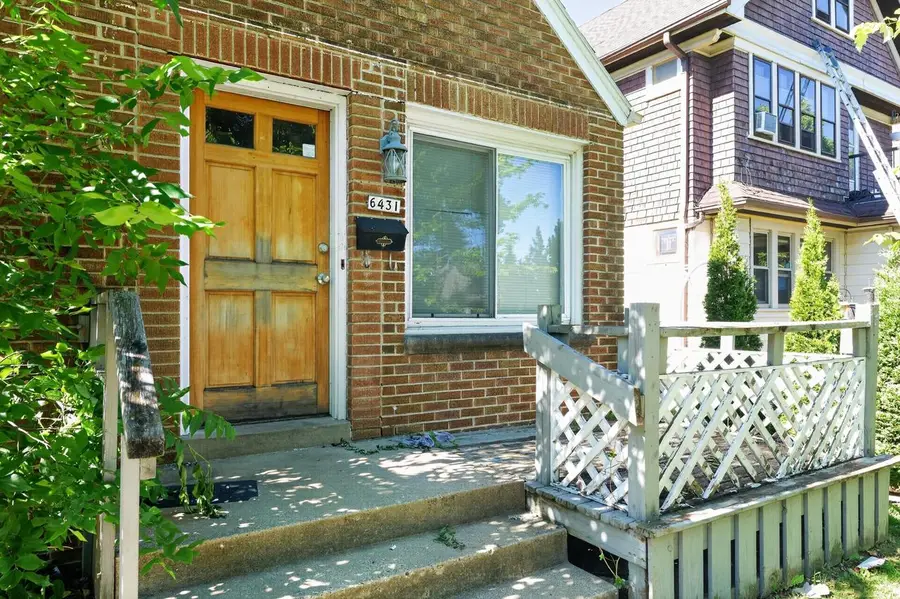 6431 W Girard AVENUE, Milwaukee, WI 53210 - #2