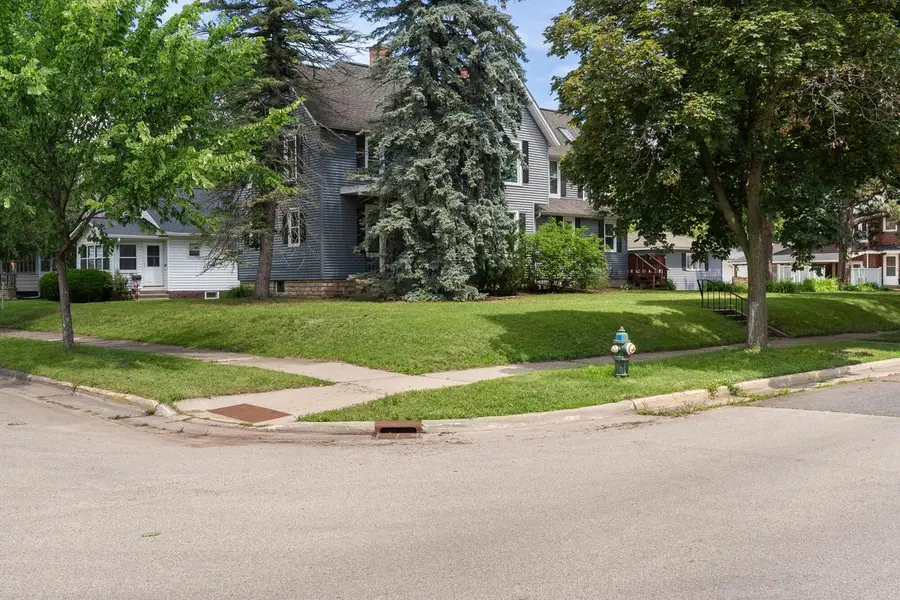 2005 State STREET, La Crosse, WI 54601 - #2