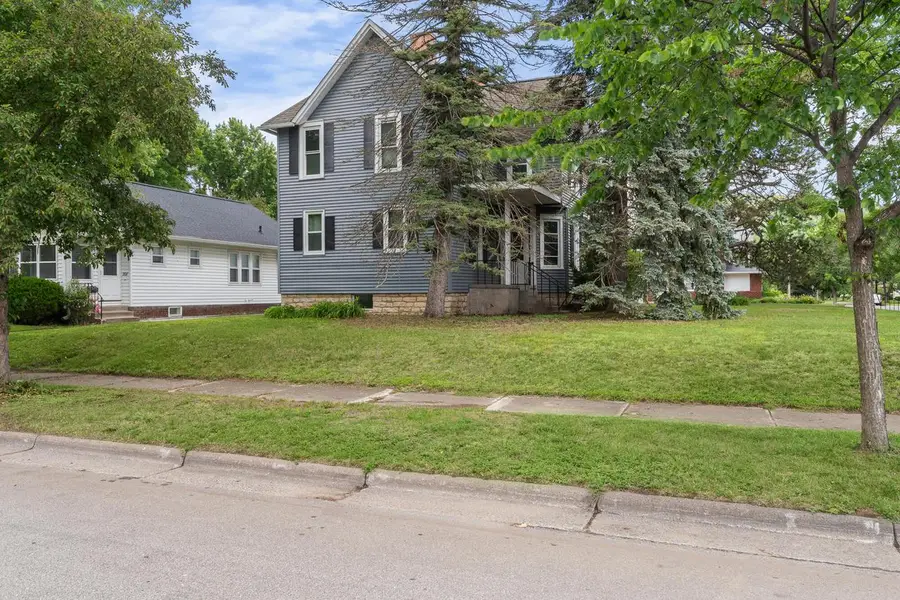 2005 State STREET, La Crosse, WI 54601 - #3