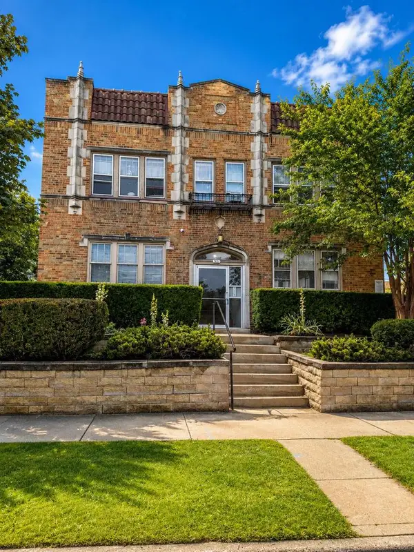 1922 N Palmer STREET, Milwaukee, WI 53212