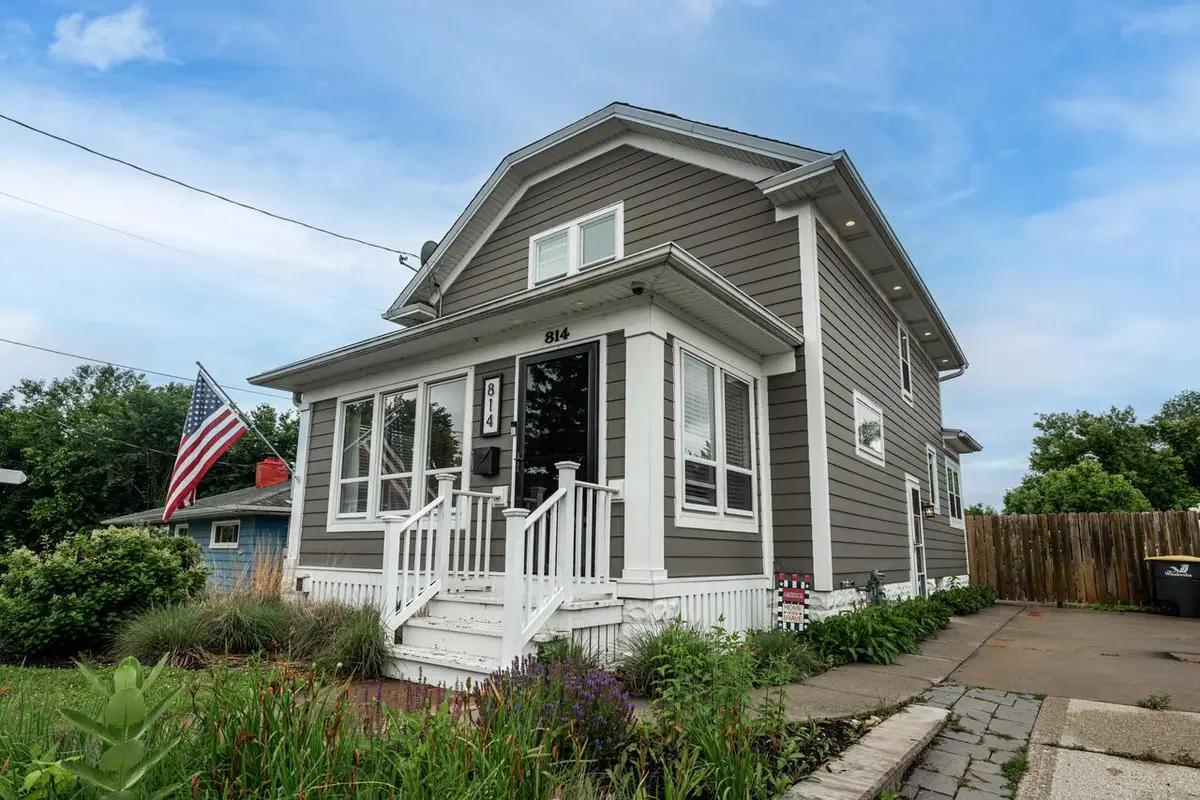 814 Buena Vista AVENUE, Waukesha, WI 53188 - #1