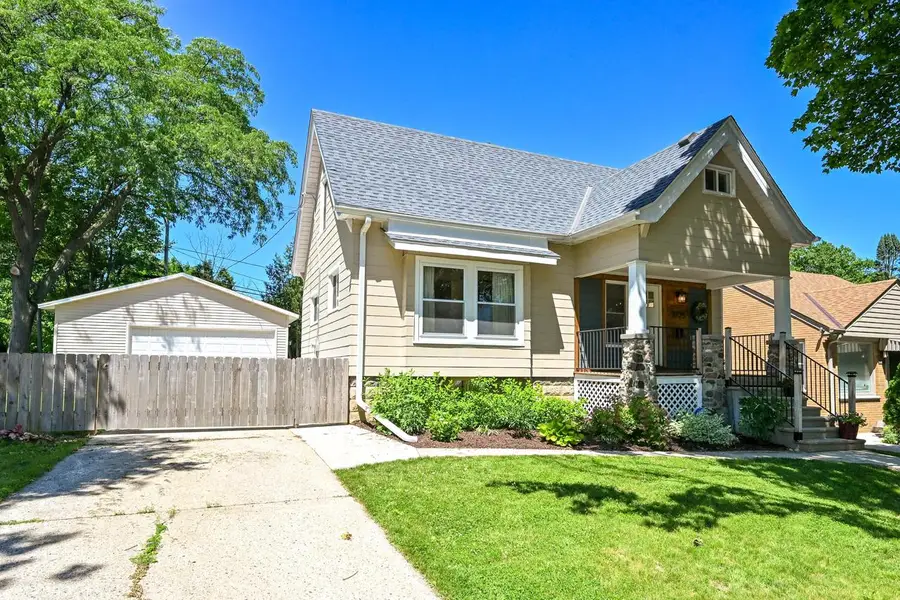 3725 S 5th PLACE, Milwaukee, WI 53207 - #3
