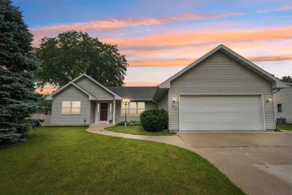 2837 Willard LANE, Waukesha, WI 53188