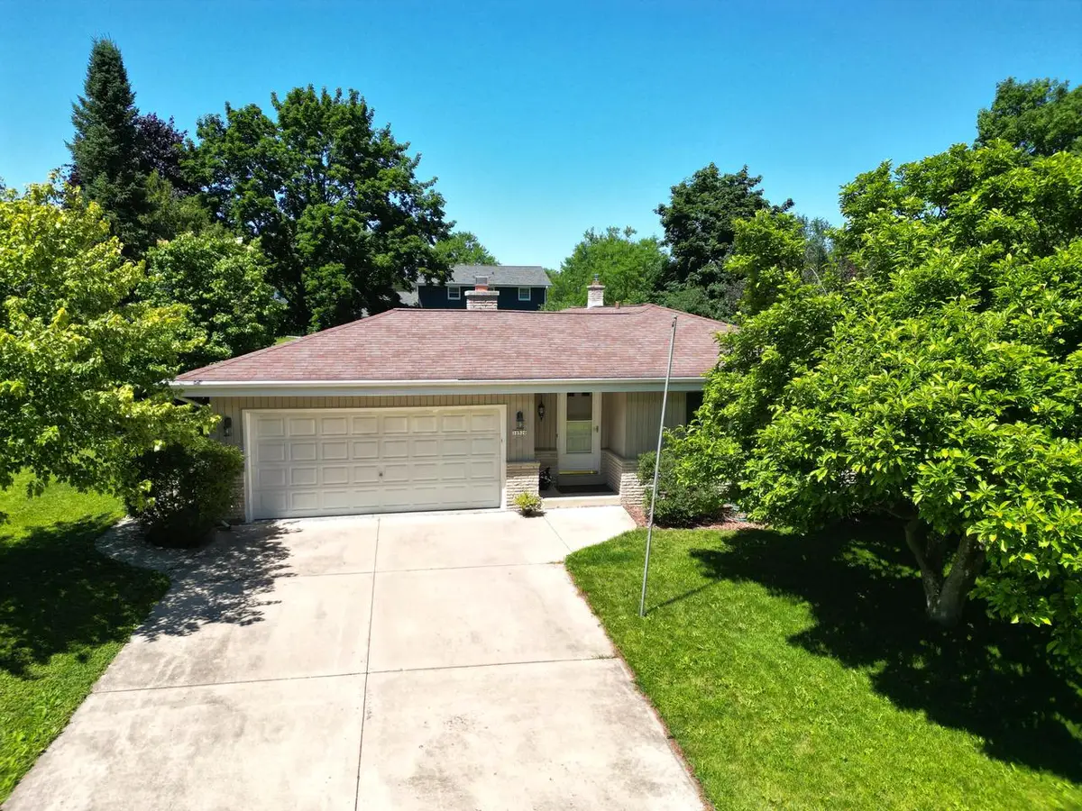 10520 W Monastery DRIVE, Franklin, WI 53132 - #1