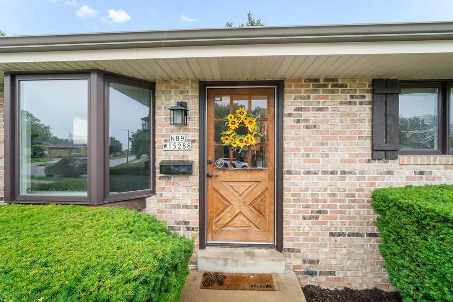 N89W15288 Jefferson AVENUE, Menomonee Falls, WI 53051 - #3