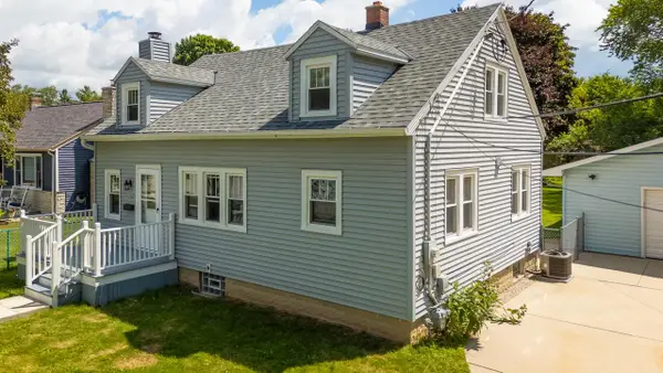 1006 13th AVENUE, Grafton, WI 53024