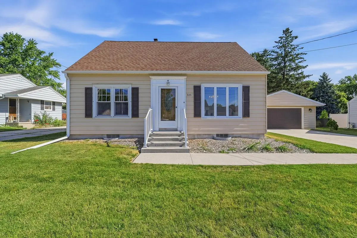 643 Grand AVENUE, Random Lake, WI 53075 - #1