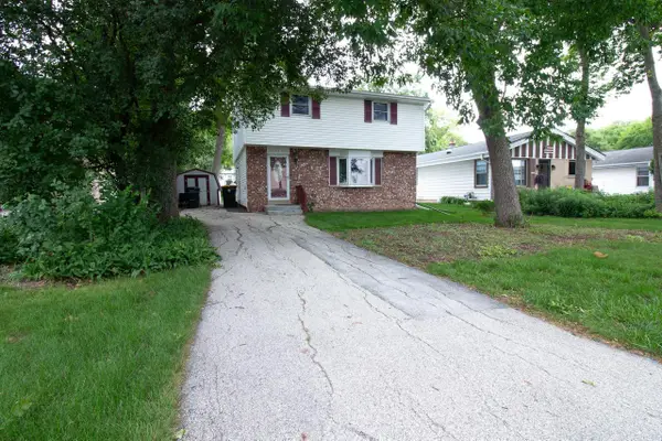 11634 W Dearbourn AVENUE, Wauwatosa, WI 53226