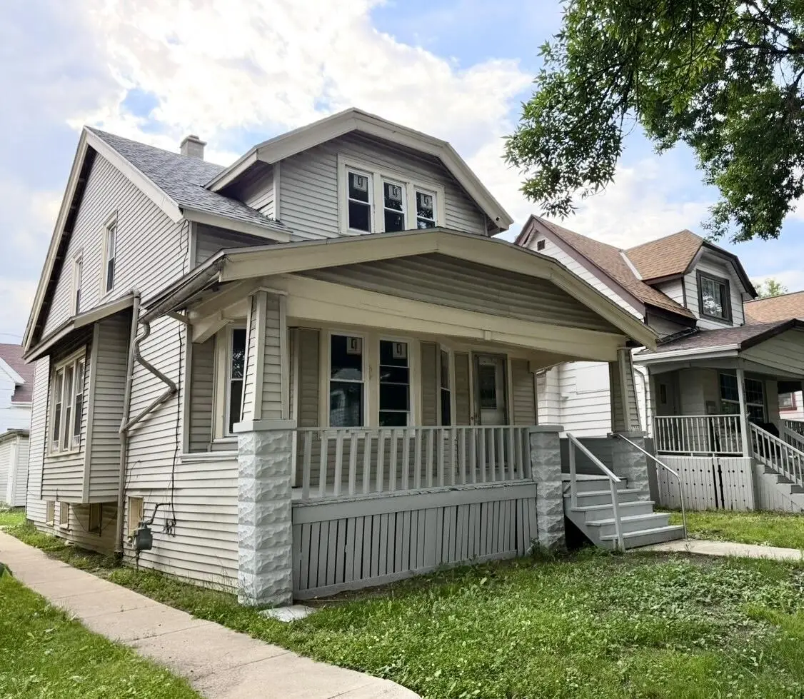 1323 S 37th STREET, Milwaukee, WI 53215 - #1