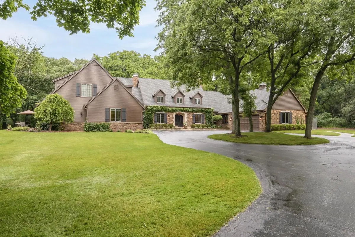 S48W28946 Parke LANE W, Waukesha, WI 53189 - #1