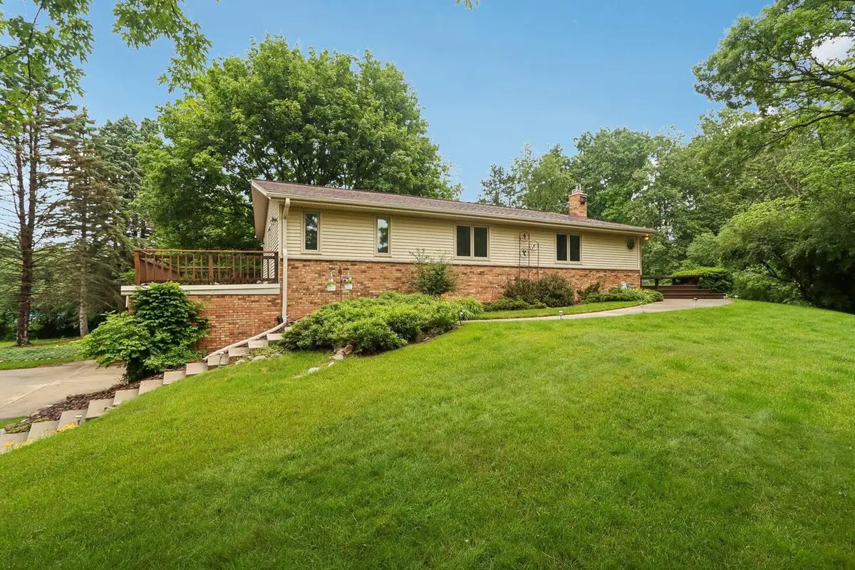 N40W32786 Wildwood LANE, Nashotah, WI 53058 - #1