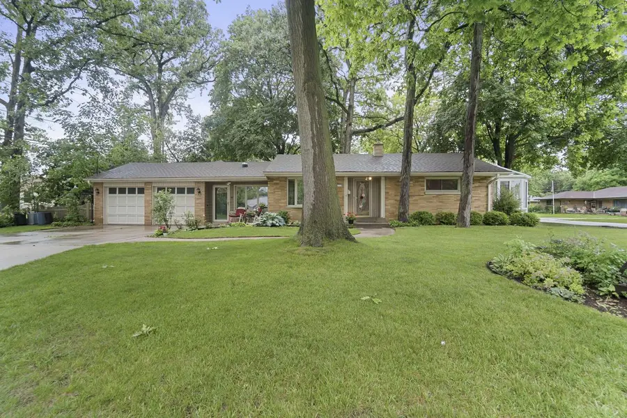 2450 W Wingate AVENUE, Glendale, WI 53209 - #3
