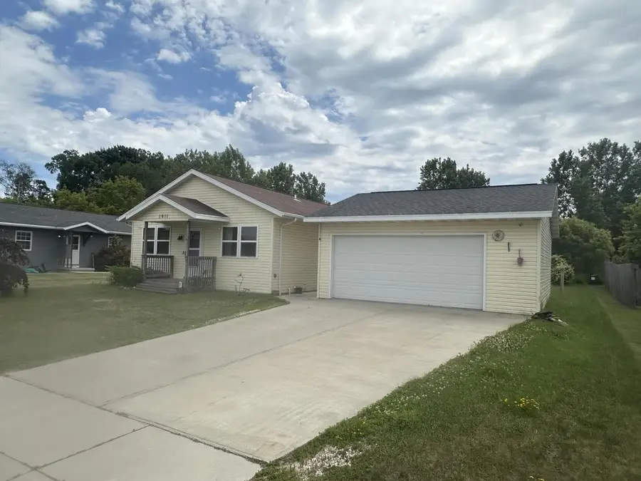 1911 Flambeau STREET, Manitowoc, WI 54220 - #2