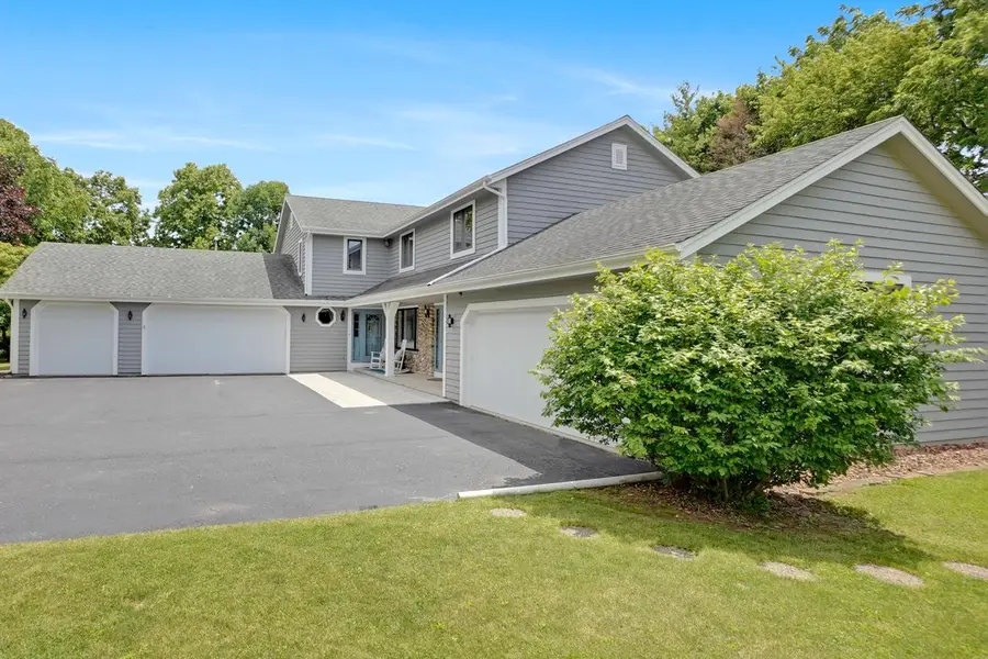 N30W23511 Greenfield COURT, Pewaukee, WI 53072 - #2