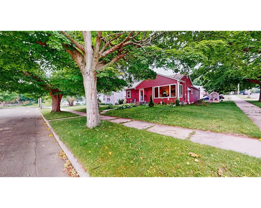 2402 S 9th STREET, Manitowoc, WI 54220 - #2