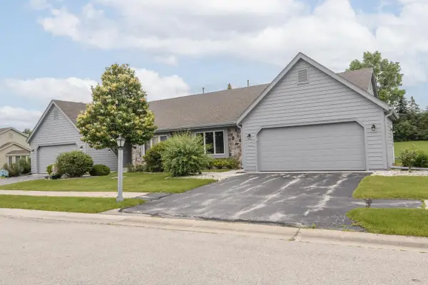 W178N9858 Riversbend CIRCLE E #D-95, Germantown, WI 53022