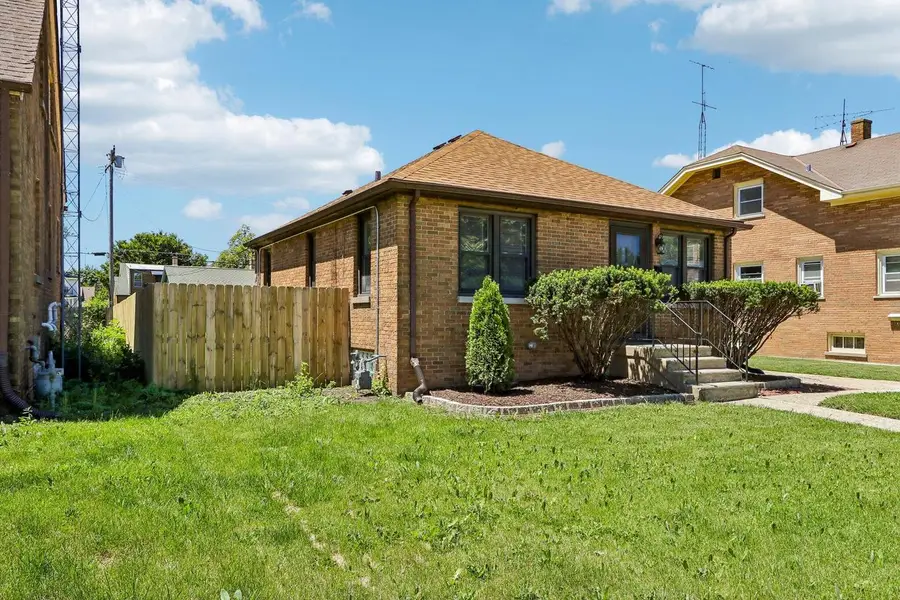 7540 26th AVENUE, Kenosha, WI 53143 - #3