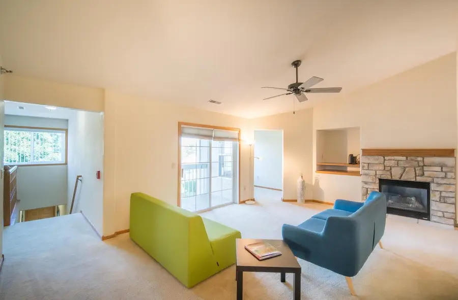 1046 River Place BOULEVARD #8, Waukesha, WI 53189 - #3