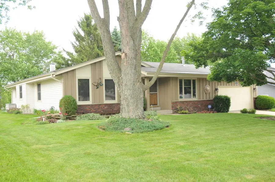 8150 S 58th STREET, Franklin, WI 53132 - #2