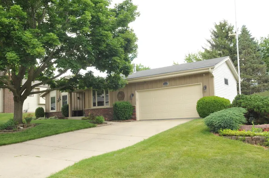 8150 S 58th STREET, Franklin, WI 53132 - #3