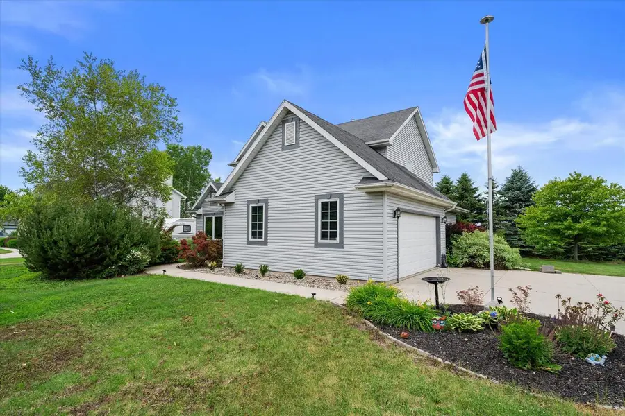 235 W Redding CIRCLE, Belgium, WI 53004 - #3