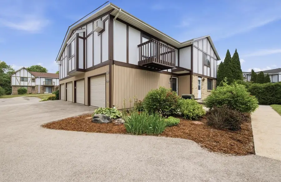 N91W7053 Evergreen COURT, Cedarburg, WI 53012 - #2