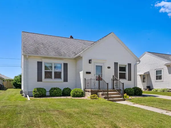 1709 Grand AVENUE, Manitowoc, WI 54220