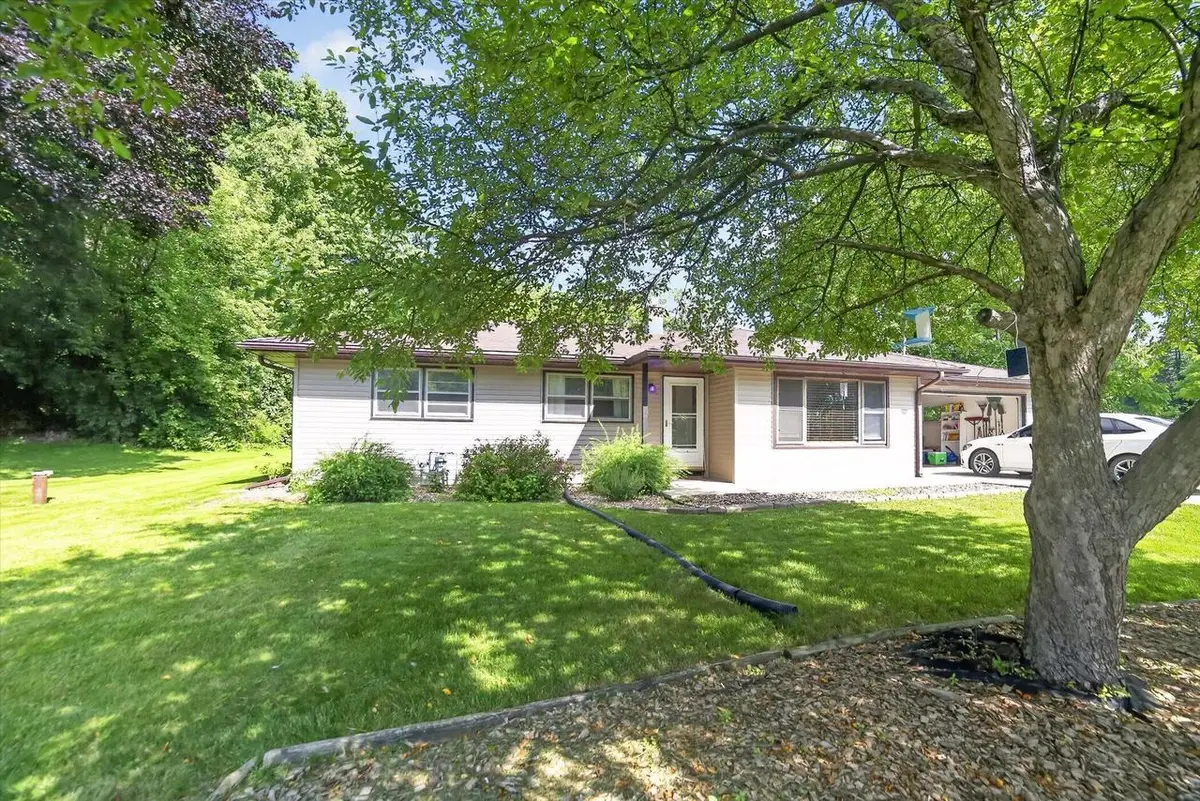 W257S2719 Genesee ROAD, Waukesha, WI 53188 - #1