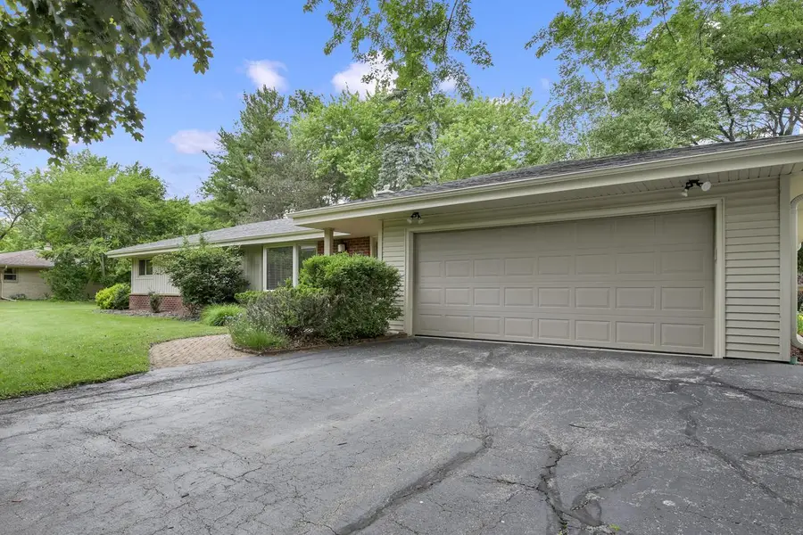 2614 W Chestnut ROAD, Mequon, WI 53092 - #3