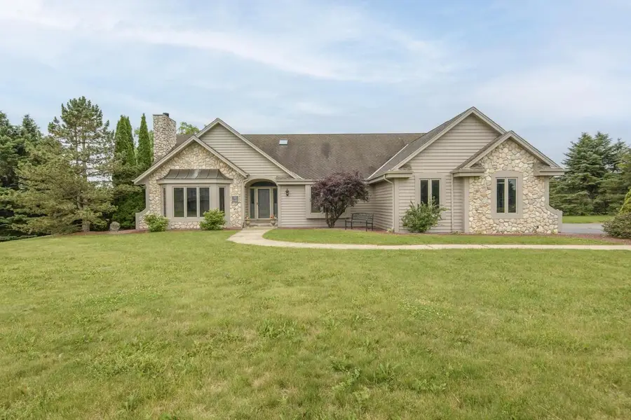 S88W34777 Nesting LANE, Eagle, WI 53119 - #2